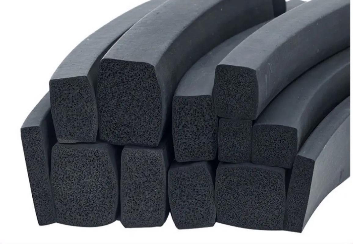 橡膠制品業(yè)的發(fā)展與應(yīng)用 聚焦硅膠制品、密封條與汽車(chē)零部件